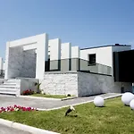 Villa Crystal &