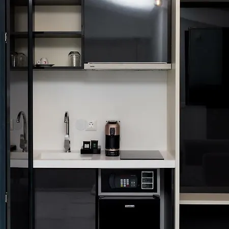 Crystal & * بوليخرونو