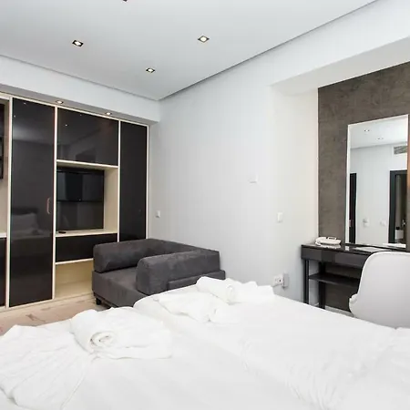 Crystal & Polychrono