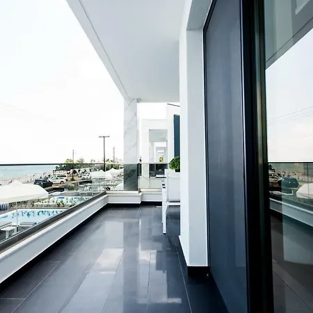 Crystal & * بوليخرونو