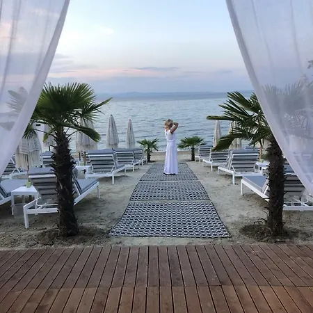 Crystal & Βίλα Πολύχρονο