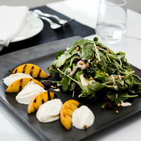 Crystal & فيلة *