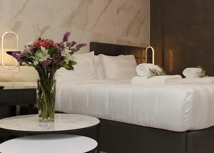 Vila Crystal & Polychrono