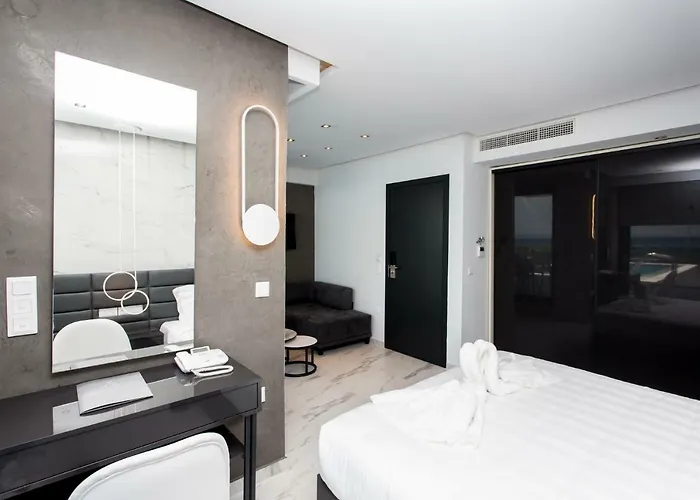 Vila Crystal & Polychrono