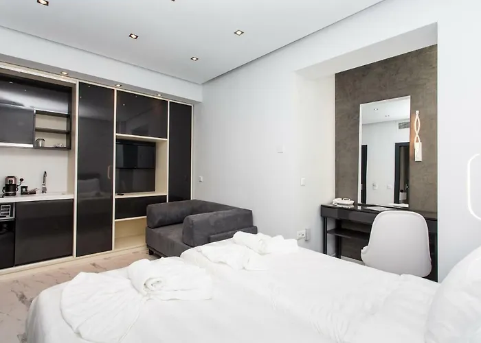 Crystal & Polychrono