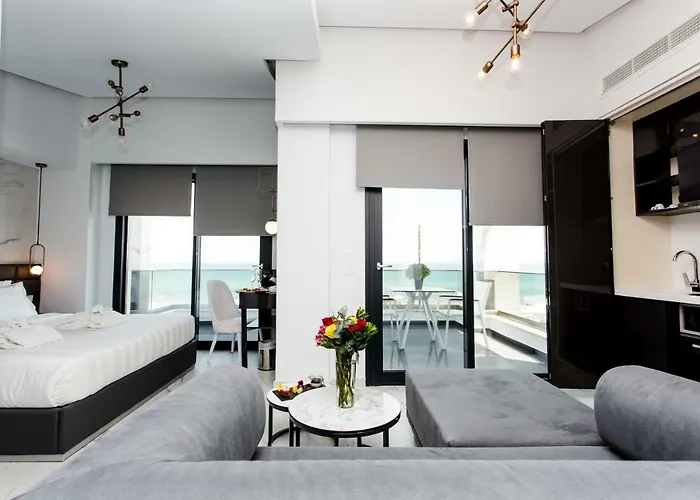 Crystal & Polychrono