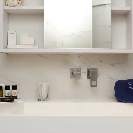 Crystal Villas&suites *